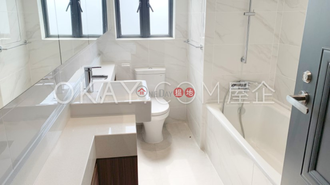 Efficient 3 bedroom with balcony & parking | Rental 4 South Bay Close | Southern District, Hong Kong, Rental | HK$ 90,000/ month