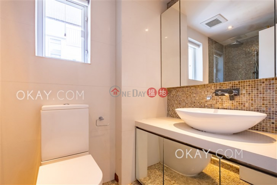 Efficient 3 bedroom on high floor with balcony | Rental | Albron Court 豐樂閣 Rental Listings