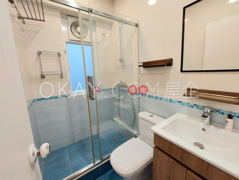 Efficient 2 bedroom with balcony | For Sale | Jing Tai Garden Mansion 正大花園 Sales Listings