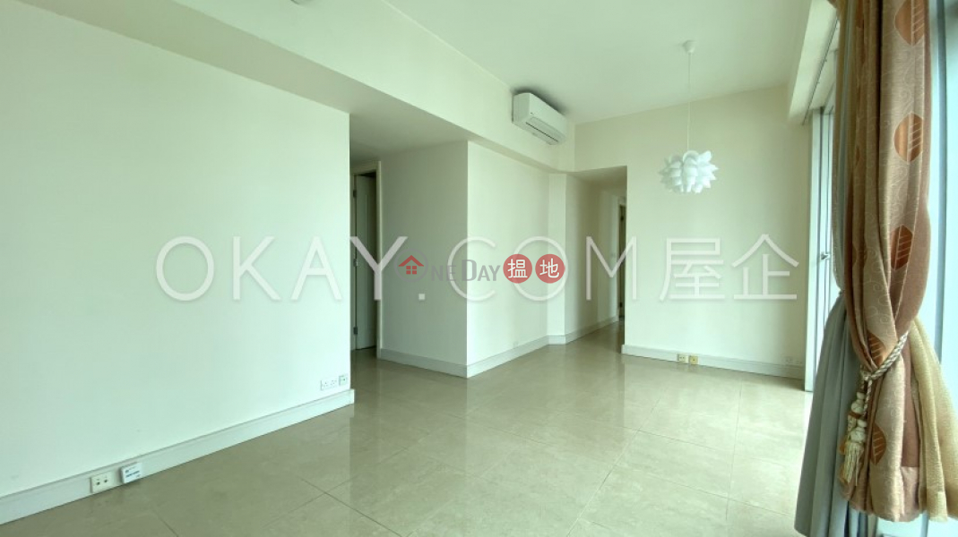 Elegant 3 bed on high floor with sea views & balcony | Rental 880-886 King\'s Road | Eastern District Hong Kong Rental HK$ 36,000/ month