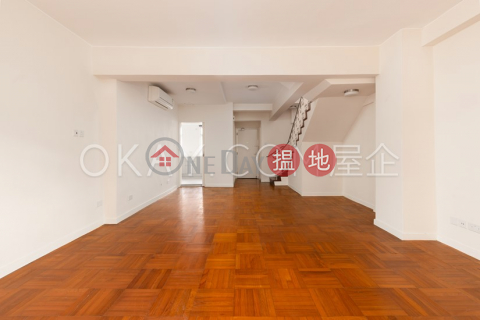 Nicely kept house with rooftop, terrace & balcony | For Sale | Ruby Chalet 寶石小築 _0