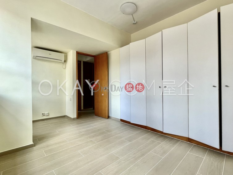 Intimate 2 bedroom with parking | For Sale | Shan Shing Building 山勝大廈 Sales Listings