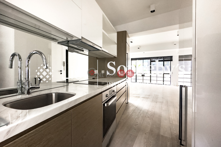 Property for Rent at 10 New Street with 1 Bedroom | 10 New Street 新街10號 Rental Listings