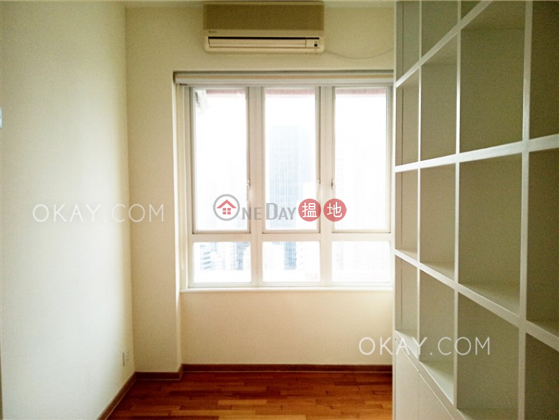 HK$ 22.8M | Block B Grandview Tower Eastern District Efficient 3 bedroom on high floor with parking | For Sale