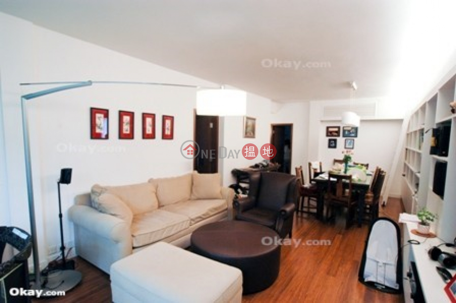 Tasteful 3 bedroom with balcony | Rental, Hoover Mansion 豪華大廈 Rental Listings | Western District (OKAY-R66200)