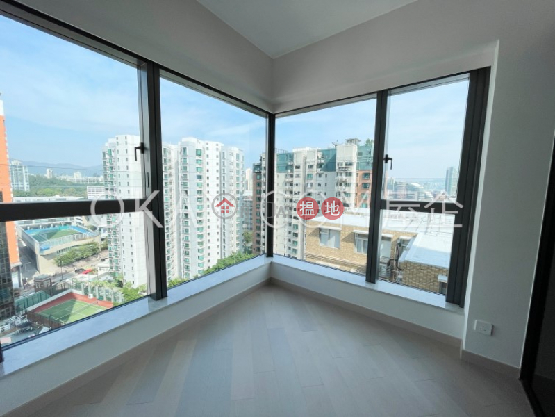 Nicely kept 3 bedroom with balcony | Rental | Pak Cheung House 百祥大廈 Rental Listings