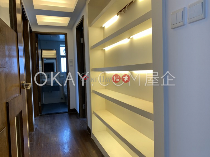 Efficient 3 bedroom with balcony & parking | For Sale | Braemar Hill Mansions 賽西湖大廈 Sales Listings