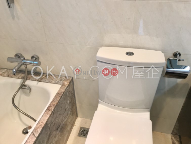 HK$ 1,300萬|傲翔灣畔西區2房1廁,星級會所,露台傲翔灣畔出售單位