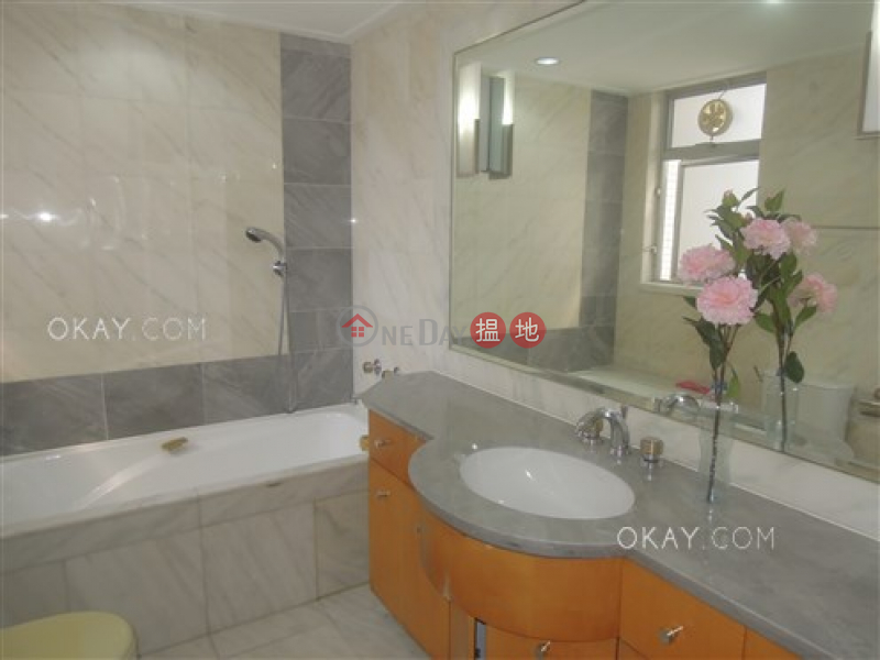 HK$ 62,000/ month, The Waterfront Phase 2 Tower 5, Yau Tsim Mong | Unique 3 bedroom on high floor | Rental