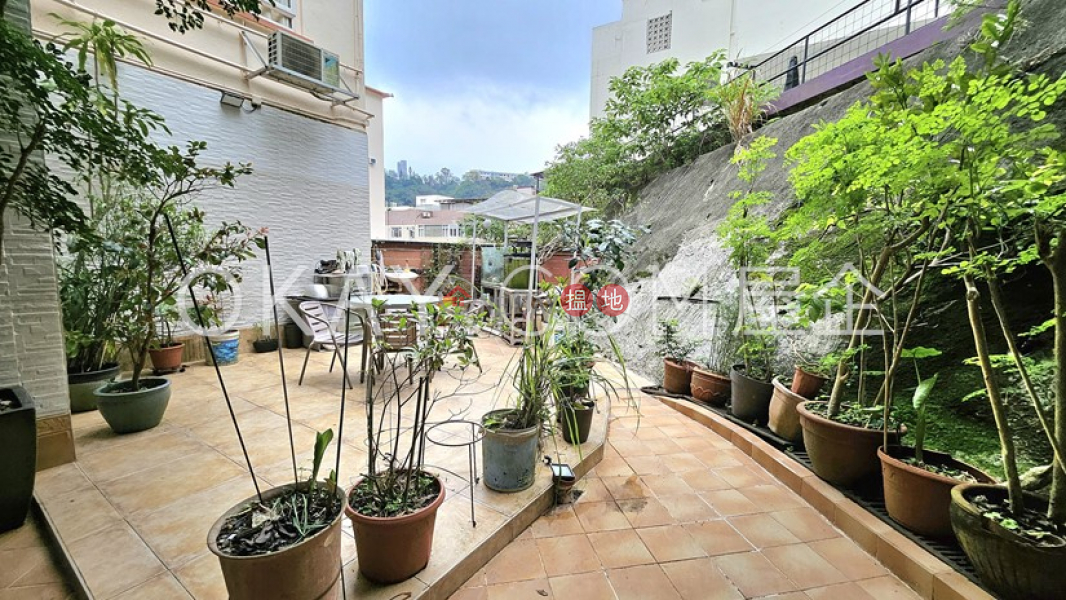 HK$ 30M Pine Gardens Wan Chai District Unique 2 bedroom with balcony & parking | For Sale