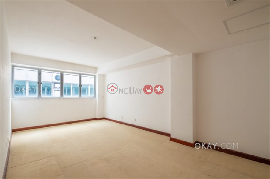 HK$ 90,000/ month, Phase 2 Villa Cecil, Western District Rare 4 bedroom with parking | Rental