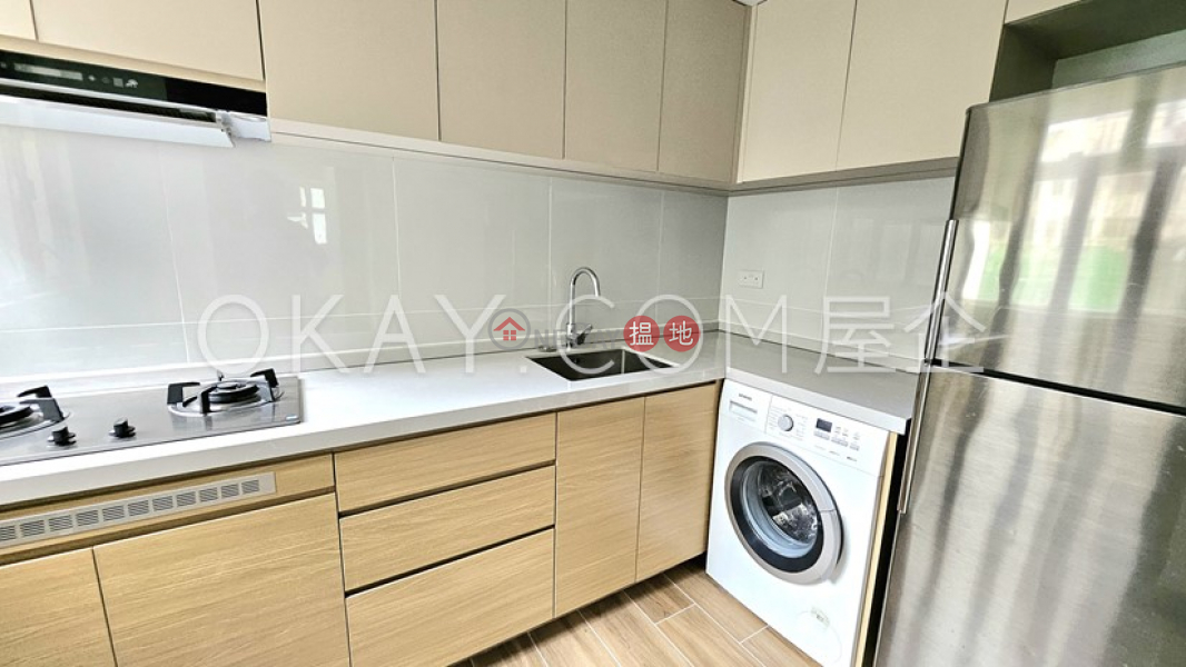 Elegant 3 bedroom on high floor | Rental, Ping On Mansion 平安大廈 Rental Listings | Western District (OKAY-R100793)