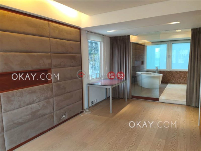 HK$ 24.5M Park Garden | Wan Chai District Charming 2 bedroom with balcony & parking | For Sale