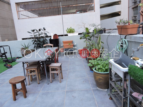 Nicely kept 2 bedroom on high floor with rooftop | For Sale | 33-35 ROBINSON ROAD 羅便臣道33-35號 _0