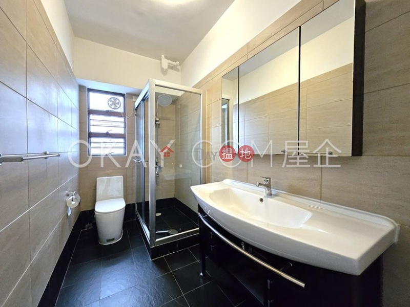 HK$ 55,000/ month, Dragonview Court, Western District | Tasteful 3 bedroom with balcony & parking | Rental