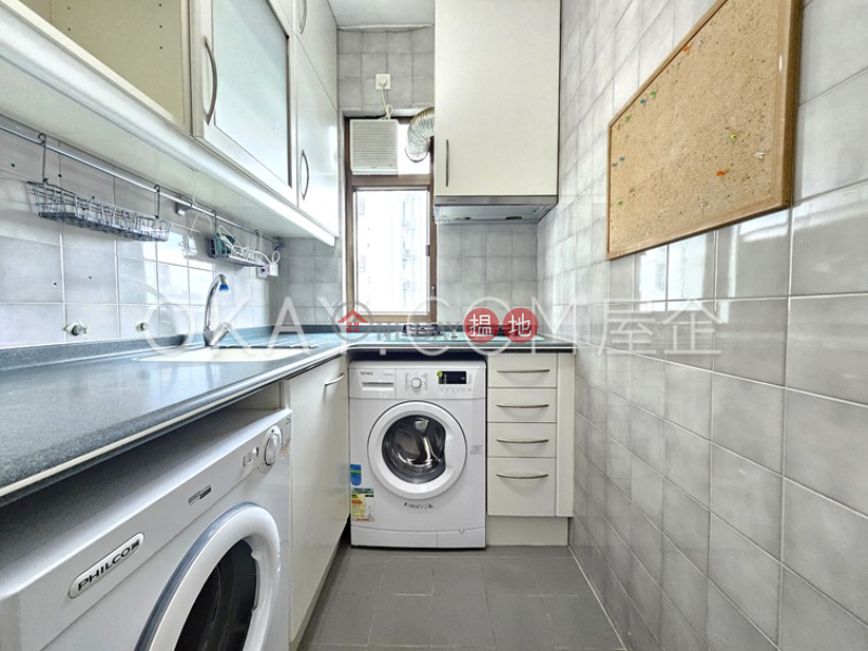 Charming 2 bedroom on high floor with parking | For Sale | Shan Kwong Tower 山光苑 Sales Listings