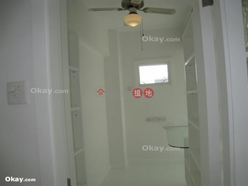 HK$ 37M, Villa Verde, Central District Efficient 3 bedroom with balcony & parking | For Sale