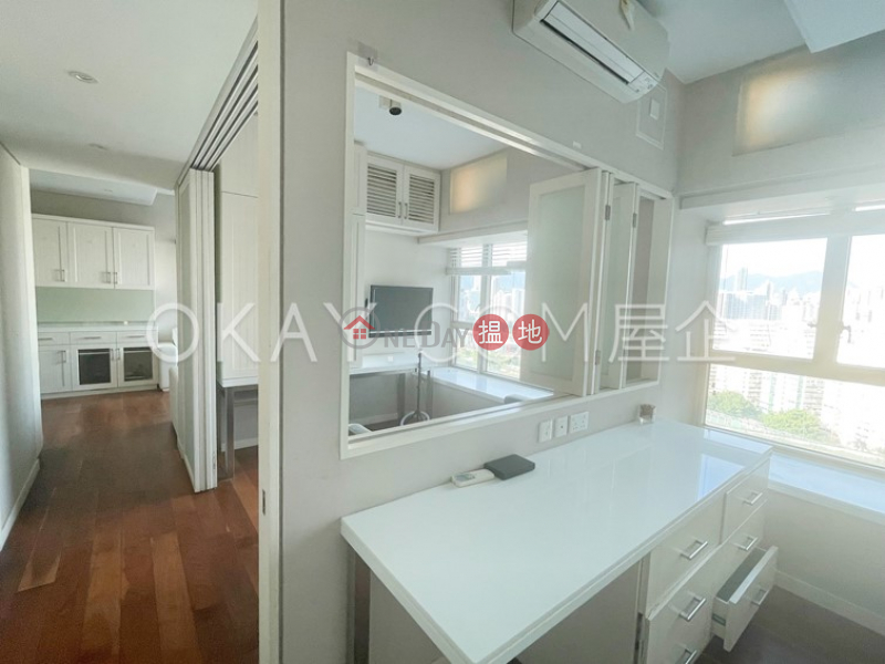 HK$ 35,000/ month | Sorrento Phase 1 Block 5 Yau Tsim Mong, Nicely kept 3 bedroom in Kowloon Station | Rental