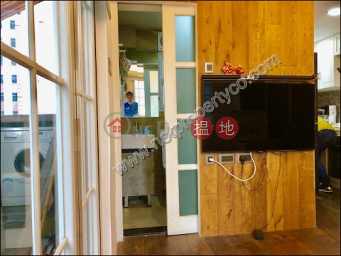 Newly Decorated Apartment for Rent in Wan Chai | Mountain View Mansion 廣泰樓 _0
