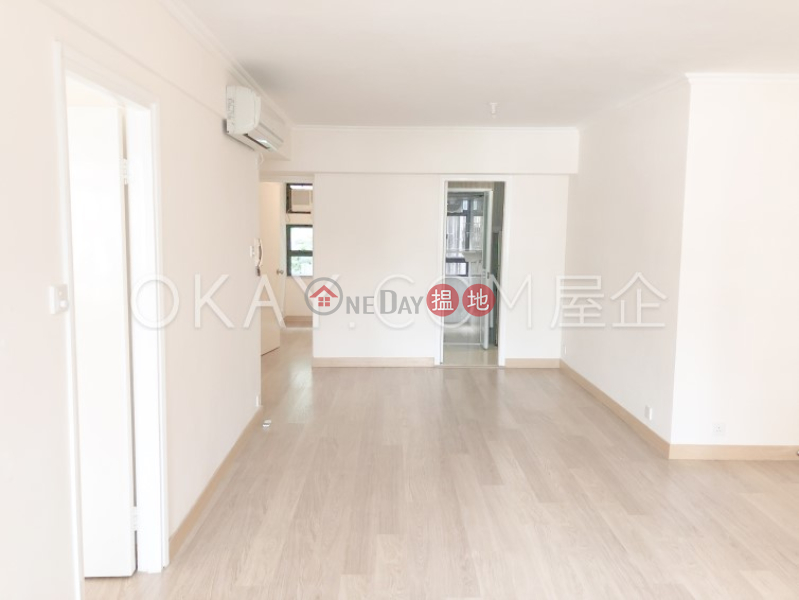 Lovely 3 bedroom with balcony & parking | Rental | Pine Gardens 松苑 Rental Listings