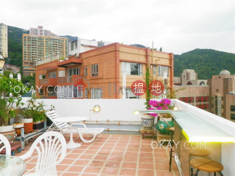 Charming 3 bedroom on high floor with rooftop | Rental | Honiton Building 漢寧大廈 _0