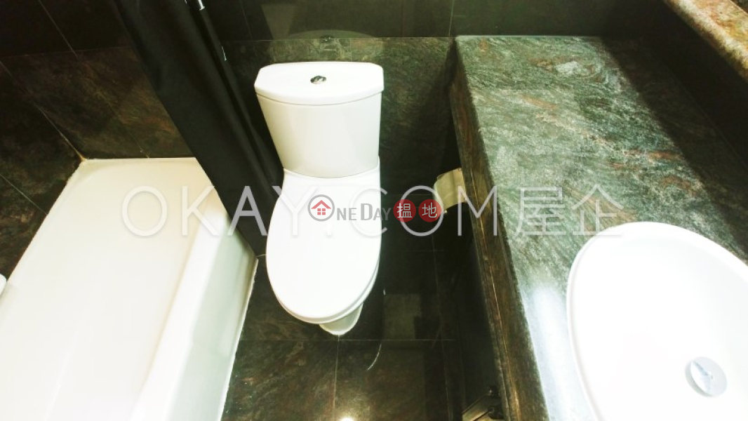 HK$ 38,000/ month | Hillsborough Court | Central District | Tasteful 2 bedroom on high floor | Rental