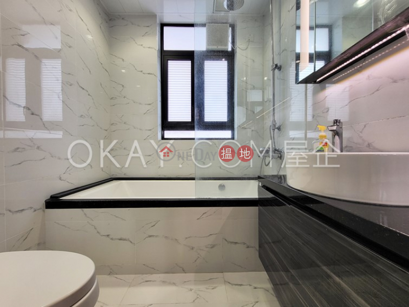 HK$ 40,000/ month | 18-20 Happy View Terrace, Wan Chai District Stylish 2 bedroom with parking | Rental