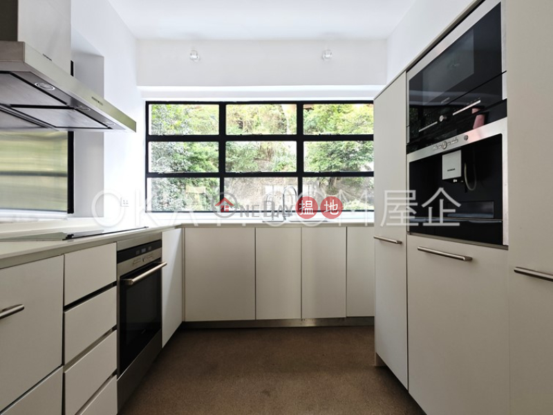 Efficient 3 bedroom with balcony & parking | For Sale | Bo Kwong Apartments 寶光大廈 Sales Listings