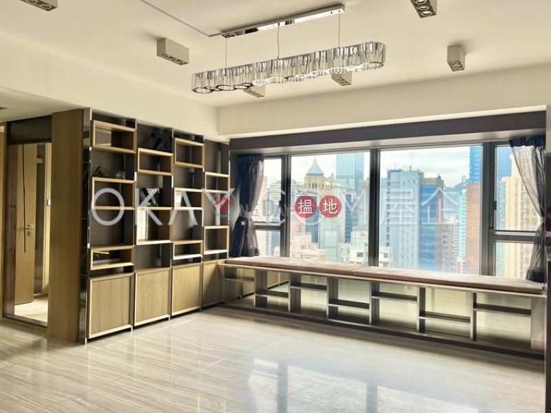 Unique 3 bedroom on high floor with sea views & balcony | Rental | Centre Point 尚賢居 Rental Listings