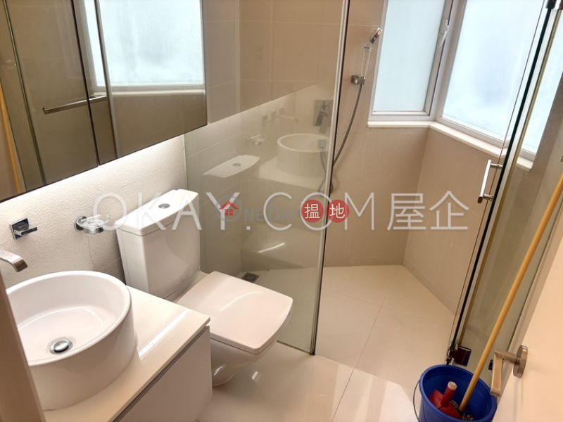 Rare 1 bedroom with terrace | For Sale, Windsor Court 衛城閣 Sales Listings | Western District (OKAY-S17748)