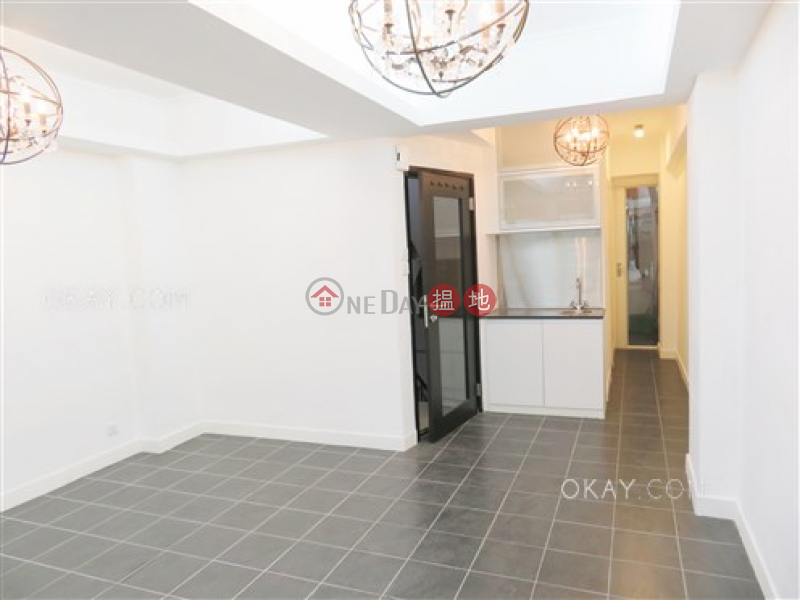 HK$ 25,000/ month | 42 Aberdeen Street, Central District Practical with terrace & balcony | Rental