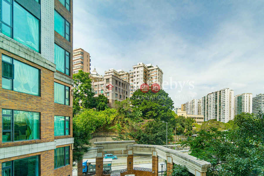 Property for Sale at Dragon View Block 1 with more than 4 Bedrooms | Dragon View Block 1 御龍居1座 Sales Listings