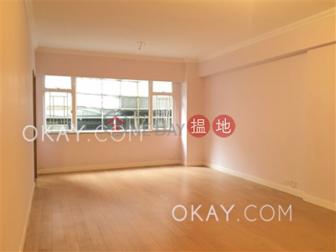 Charming 3 bedroom with parking | Rental, Morengo Court 昍逵閣 | Wan Chai District (OKAY-R81478)_0