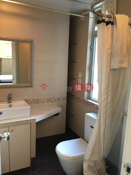 Property Search Hong Kong | OneDay | Residential, Rental Listings | Flat for Rent in Low Block Vincent Mansion, Wan Chai
