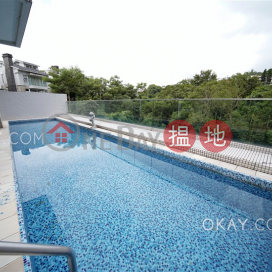 Tasteful house with balcony & parking | Rental