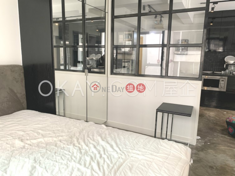 HK$ 25,000/ month 14-15 Wo On Lane Central District Popular studio with rooftop | Rental