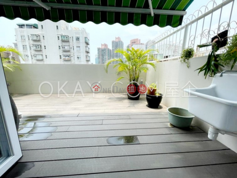 HK$ 11.5M | Lascar Court, Western District, Stylish high floor with terrace | For Sale