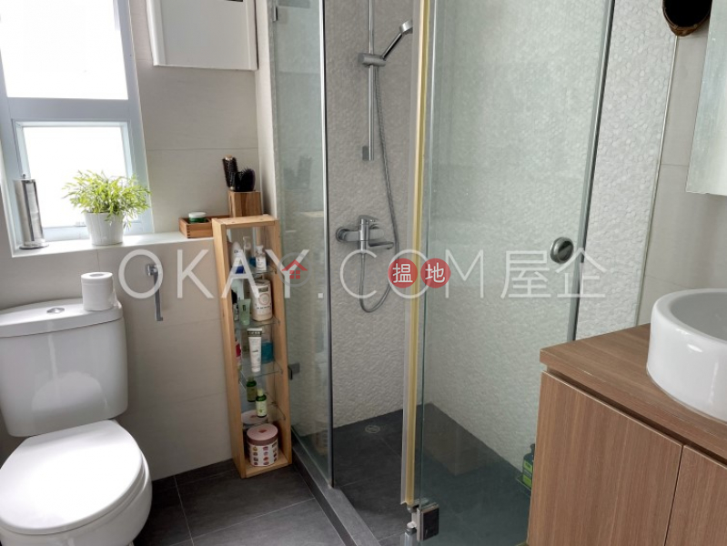 Popular 3 bedroom with parking | Rental, Miramar Villa 美麗邨 Rental Listings | Wan Chai District (OKAY-R75129)
