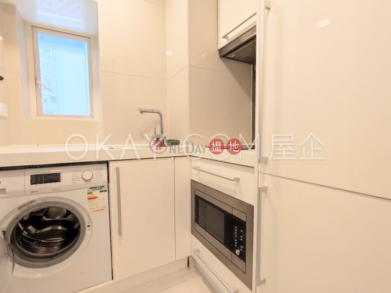 HK$ 26,000/ month | The Icon, Western District, Tasteful 1 bedroom on high floor with balcony | Rental