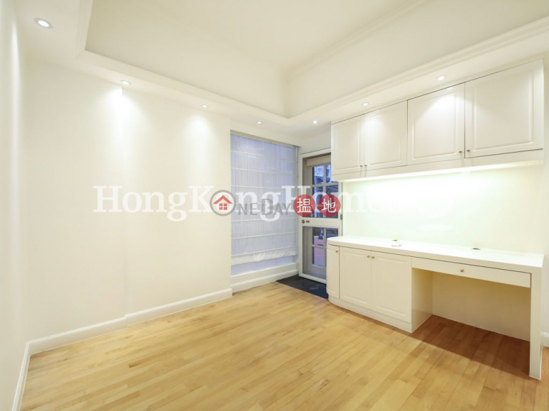 Property Search Hong Kong | OneDay | Residential Rental Listings 3 Bedroom Family Unit for Rent at Pak Fai Mansion