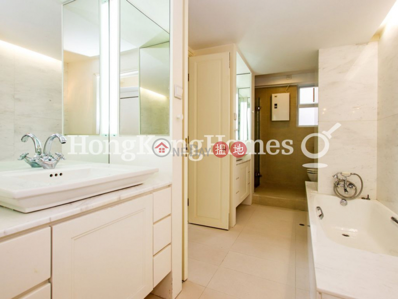 Property Search Hong Kong | OneDay | Residential | Rental Listings | 3 Bedroom Family Unit for Rent at Savoy Court