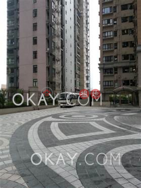 Nicely kept 3 bedroom on high floor | For Sale | Robinson Heights 樂信臺 Sales Listings