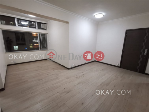 Generous 2 bedroom in Causeway Bay | For Sale | Lockhart House Block B 駱克大廈 B座 _0