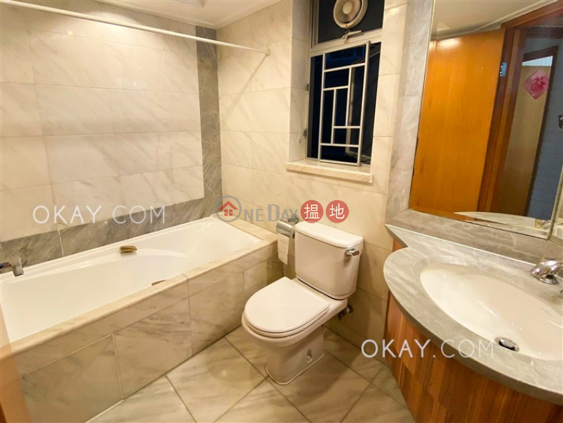 HK$ 31,000/ month The Waterfront Phase 1 Tower 2 | Yau Tsim Mong | Luxurious 3 bedroom in Kowloon Station | Rental