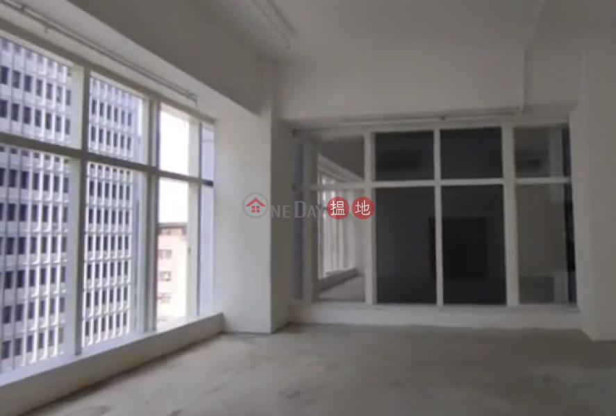 HK$ 122,710/ month The Hennessy | Wan Chai District TEL: 98755238