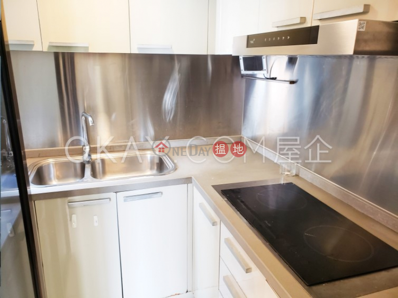 HK$ 35,000/ month | Valiant Park, Western District, Stylish 3 bedroom on high floor with harbour views | Rental