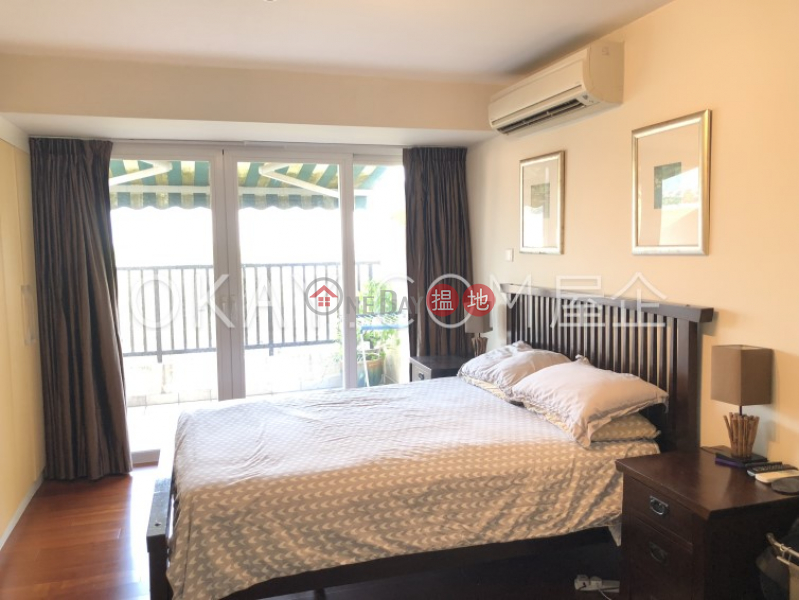 HK$ 15.3M, Phase 1 Beach Village, 23 Seabird Lane, Lantau Island Efficient 4 bed on high floor with sea views & rooftop | For Sale