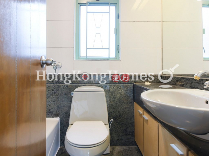 HK$ 32,000/ month | Royal Court | Wan Chai District 3 Bedroom Family Unit for Rent at Royal Court