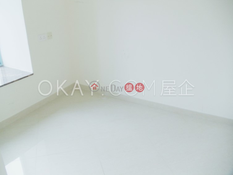 HK$ 52,000/ 月港景峯3座油尖旺-3房2廁,極高層,海景,星級會所港景峯3座出租單位