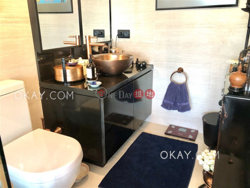 Nicely kept house with sea views, balcony | For Sale | 48 Sheung Sze Wan Village 相思灣村48號 Sales Listings